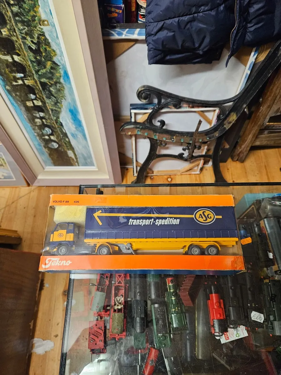 Corgi Tekno Volvo Tractor Unit and Trailer 1.50 - Image 1