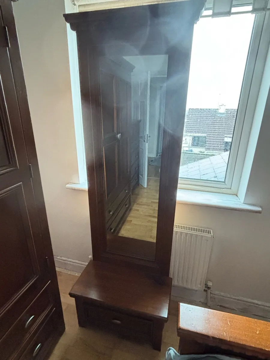 Full Bedroom Furniture Set - Image 4