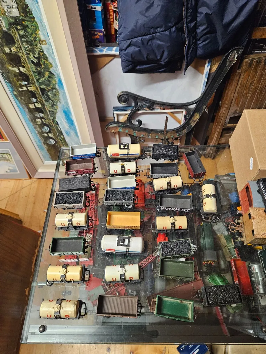 Hornby Lima Triang OO Gauge Wagons - Image 3