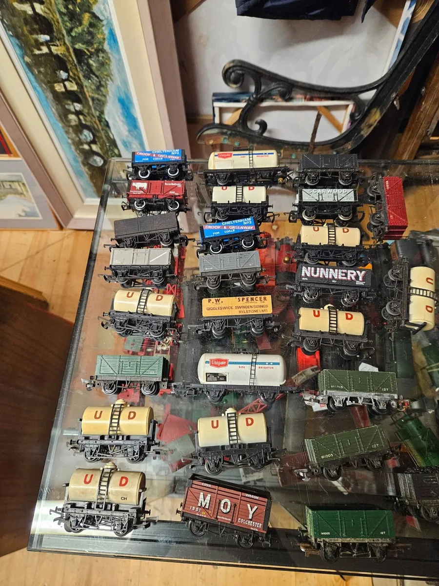 Hornby Lima Triang OO Gauge Wagons - Image 4