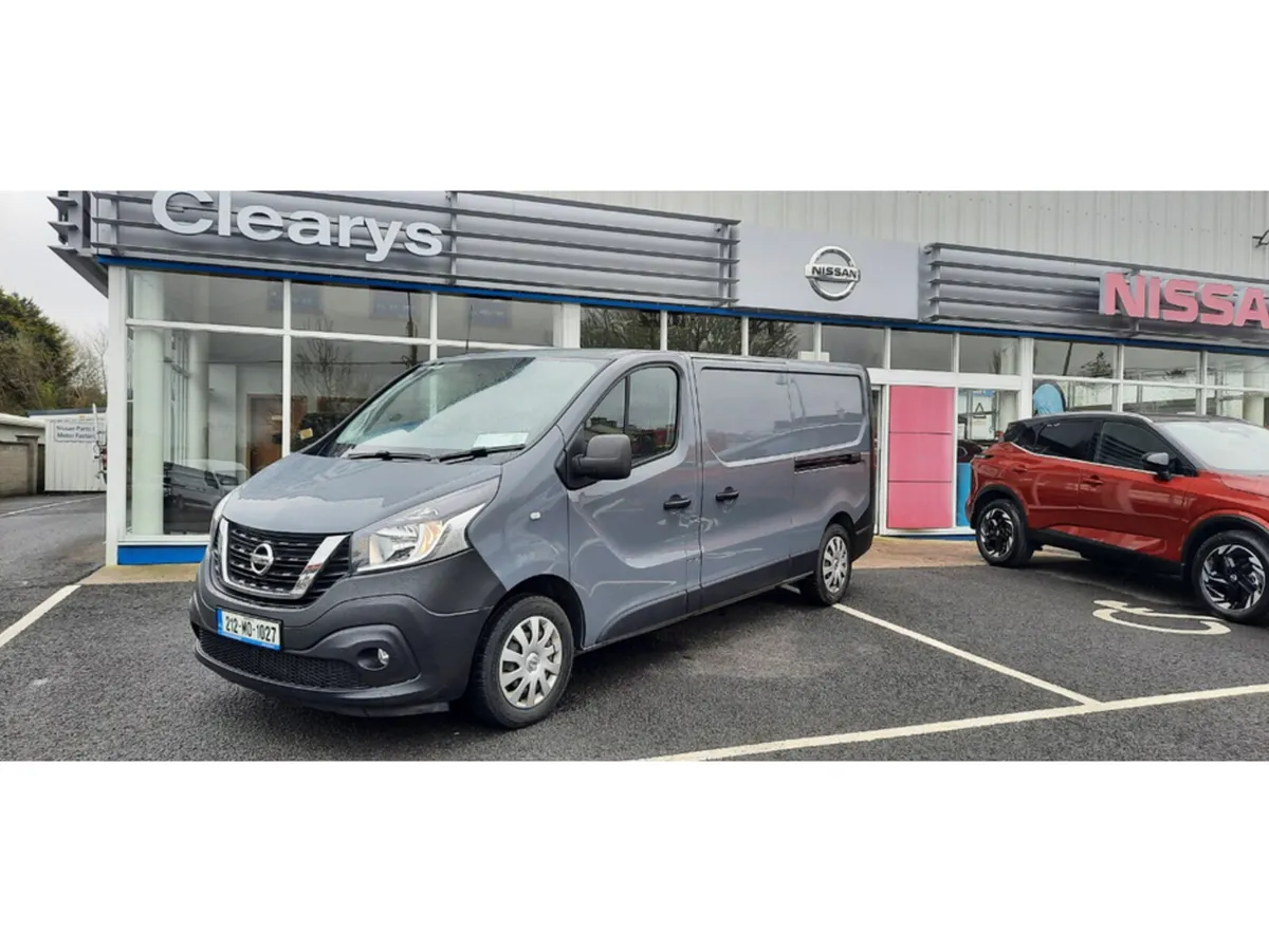 Nissan NV300 LWB 120 SV 1300 MY20 4DR - Image 1