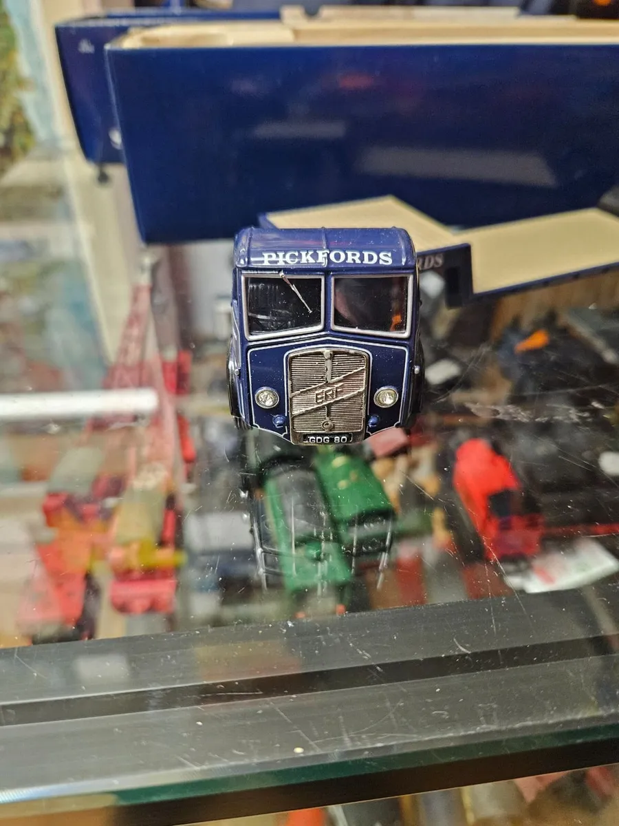 Corgi Pickfords ERF Tractor Unit and Low Loader Tr - Image 2