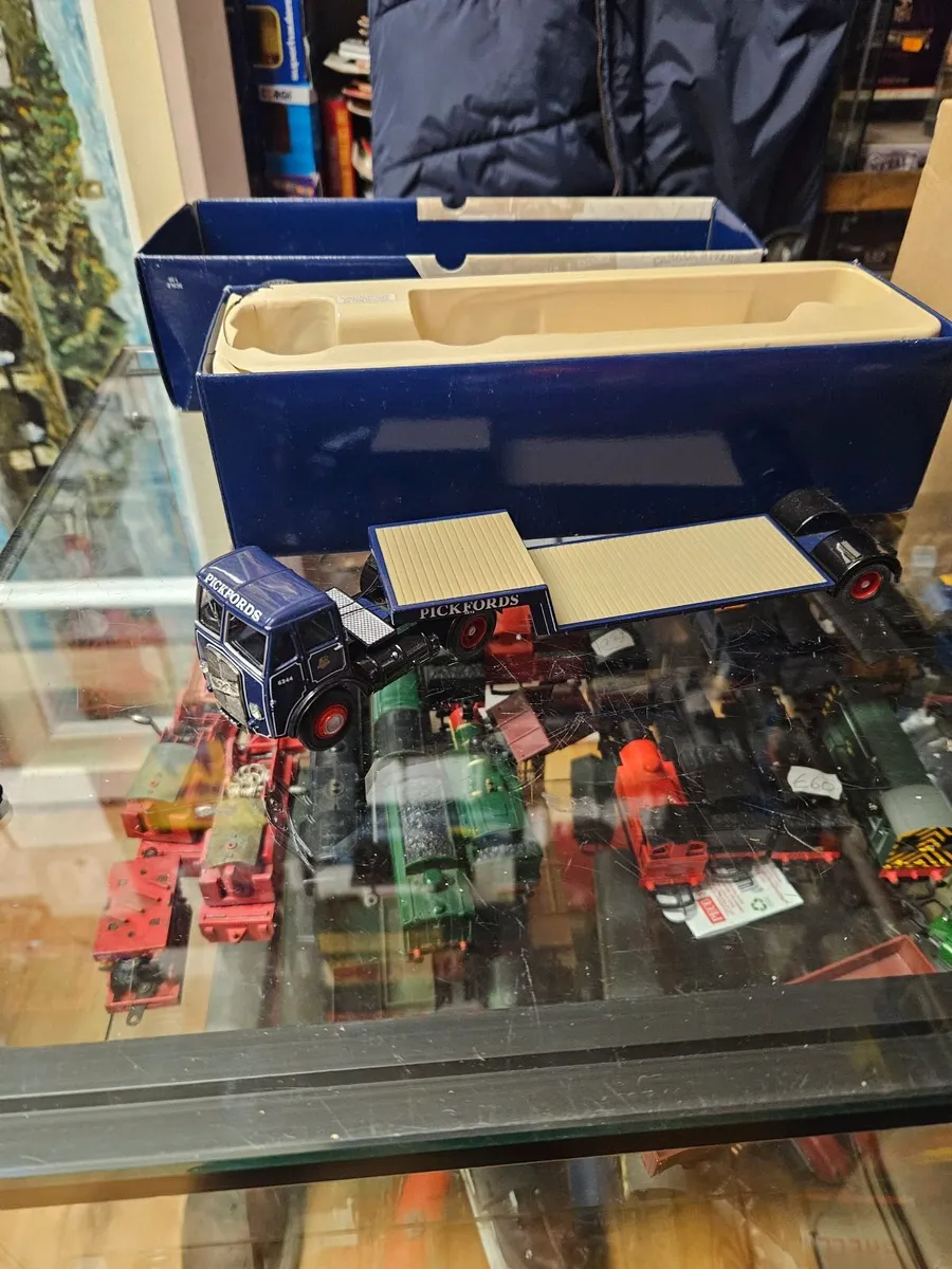 Corgi Pickfords ERF Tractor Unit and Low Loader Tr - Image 1
