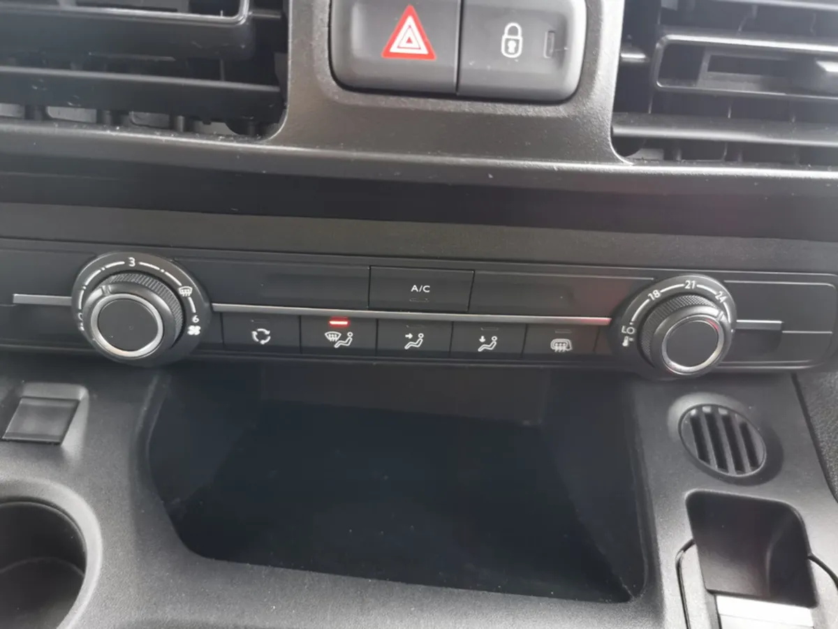 Toyota Proace City 130HP LWB AUTO 4DR - Image 3