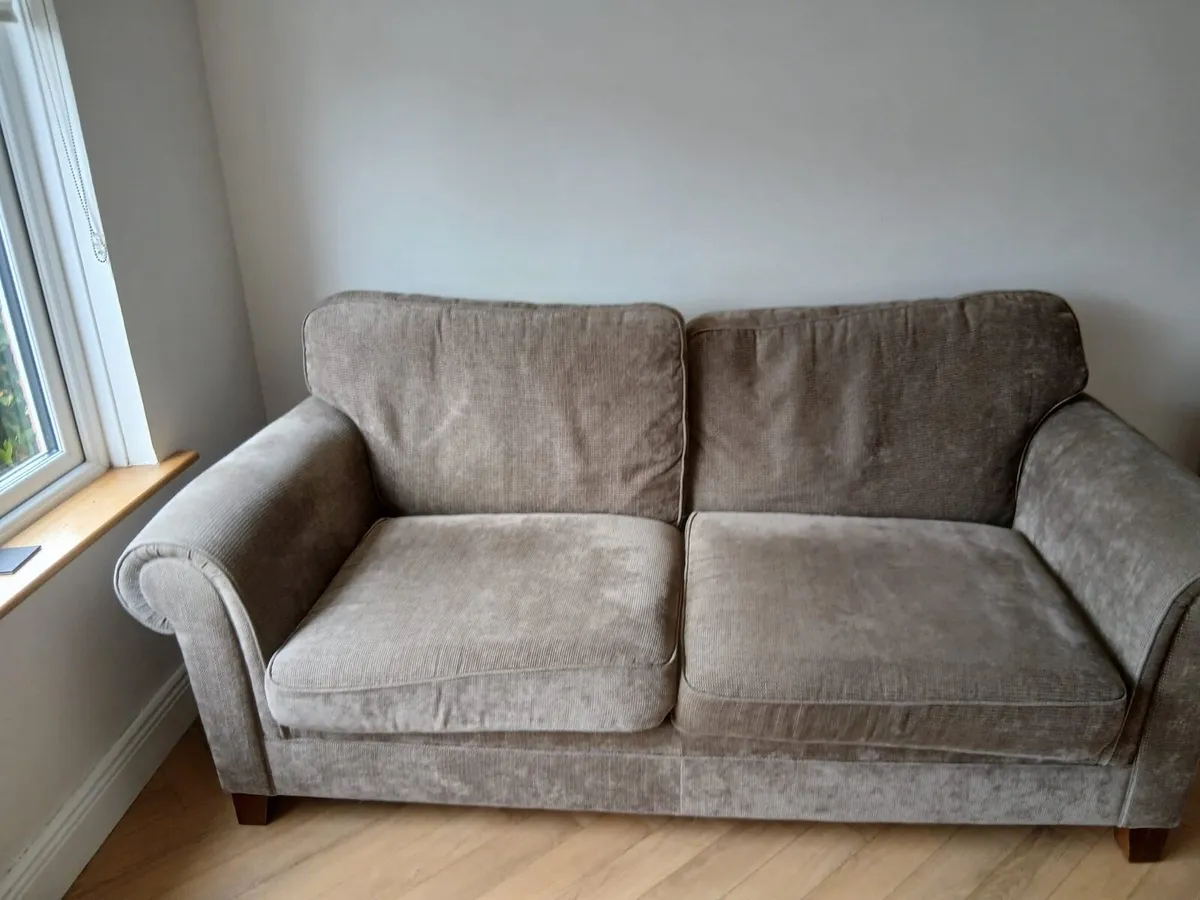 3 seater marks and Spencer’s Couch bed - Image 2
