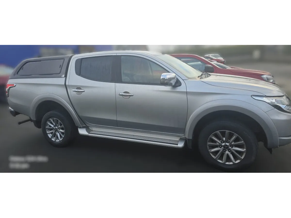 Mitsubishi L200 DID BARBARIAN D/C 4WD 17 2.5 CR 4W - Image 4