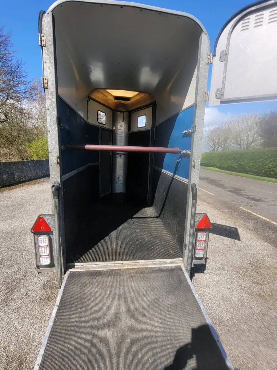 Ifor Williams horse box 401 mare and foal - Image 4