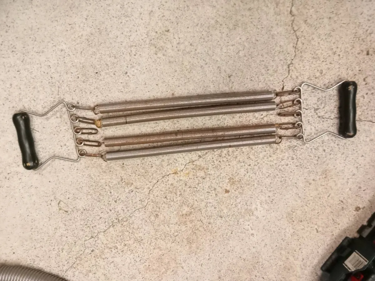 Old gym equipment - Image 4