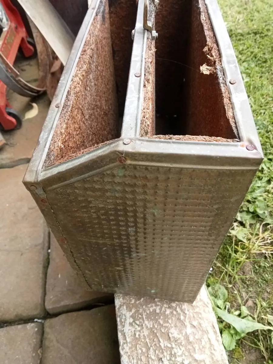 Old newspaper magazine holder - Image 4