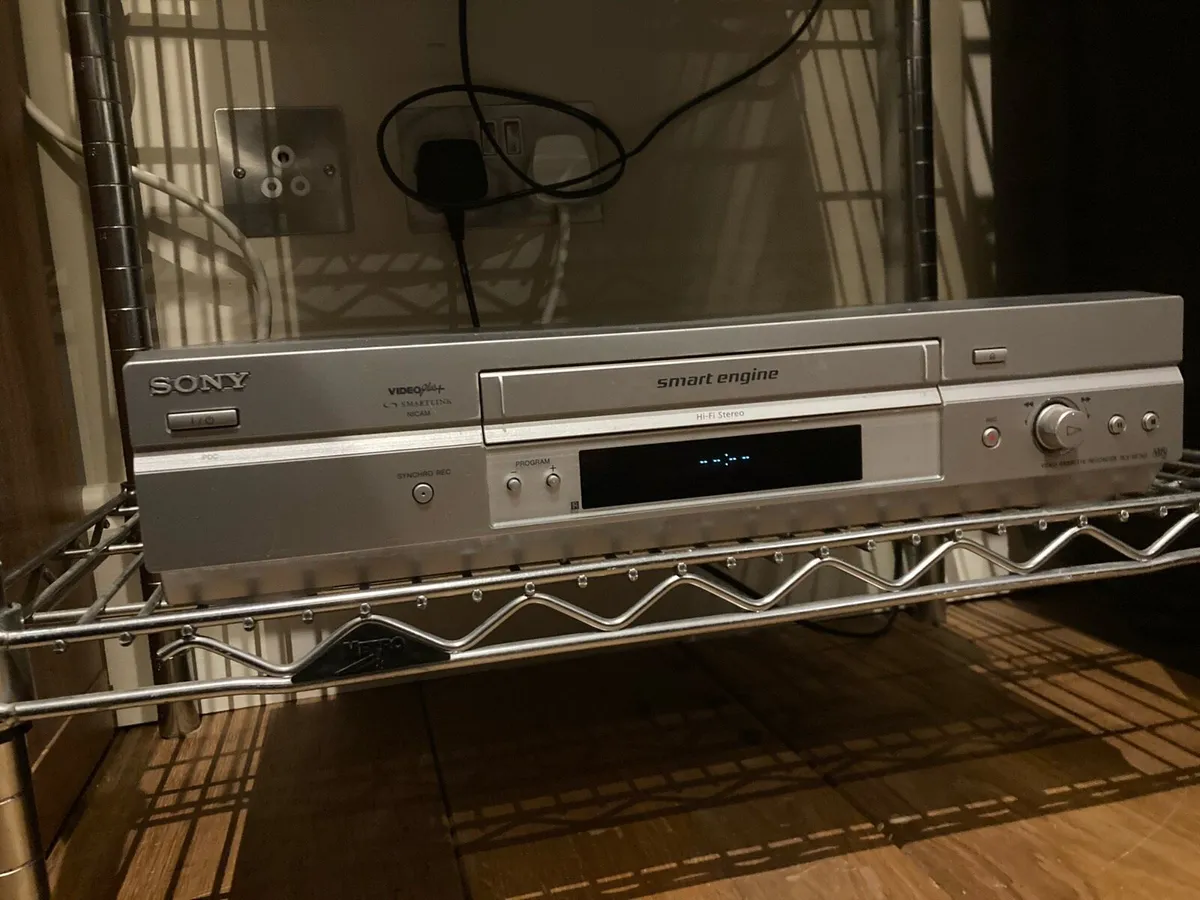 Sony VHS recorder - Image 2
