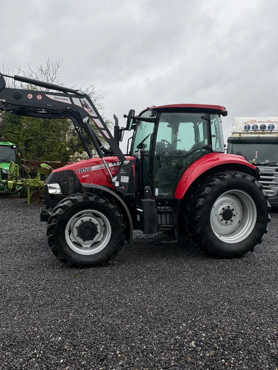 Case Farmall 105U Tractor - Image 3