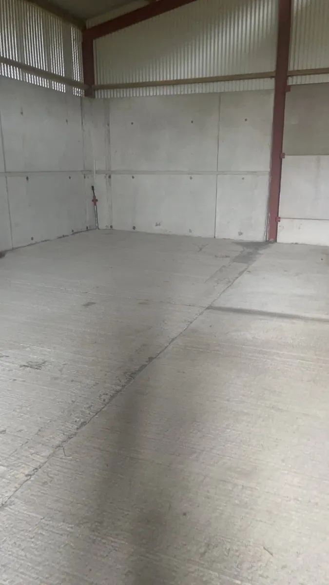 185m2 of quality storage and large secure yard. - Image 3