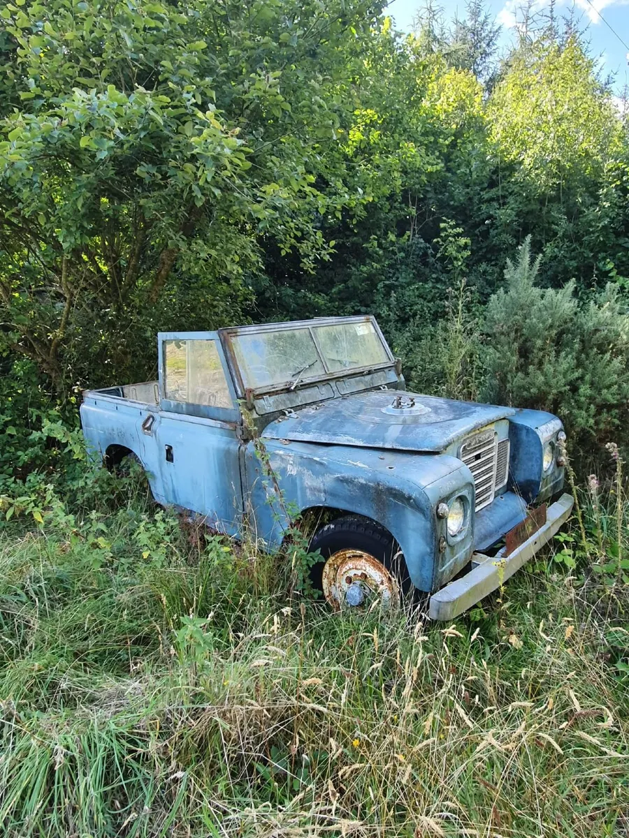 1977 landrover - Image 1