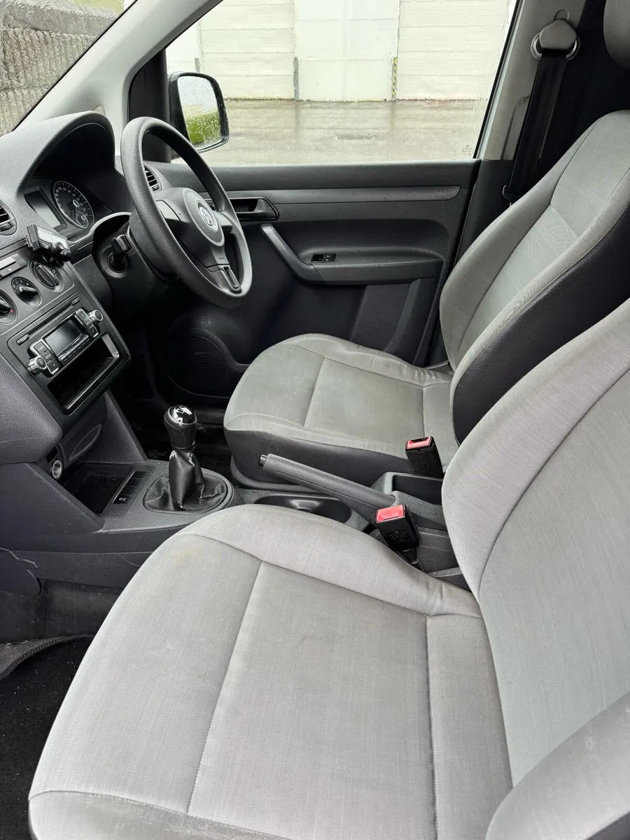 Volkswagen Caddy 2014 - Image 2