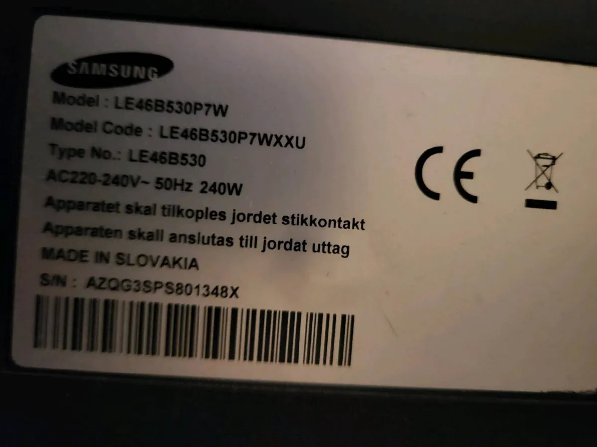 TV 46" and Compact-fridge! - Image 3