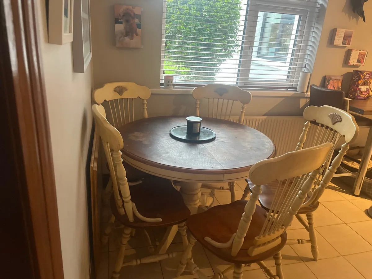 Kitchen table and chairs - Image 4