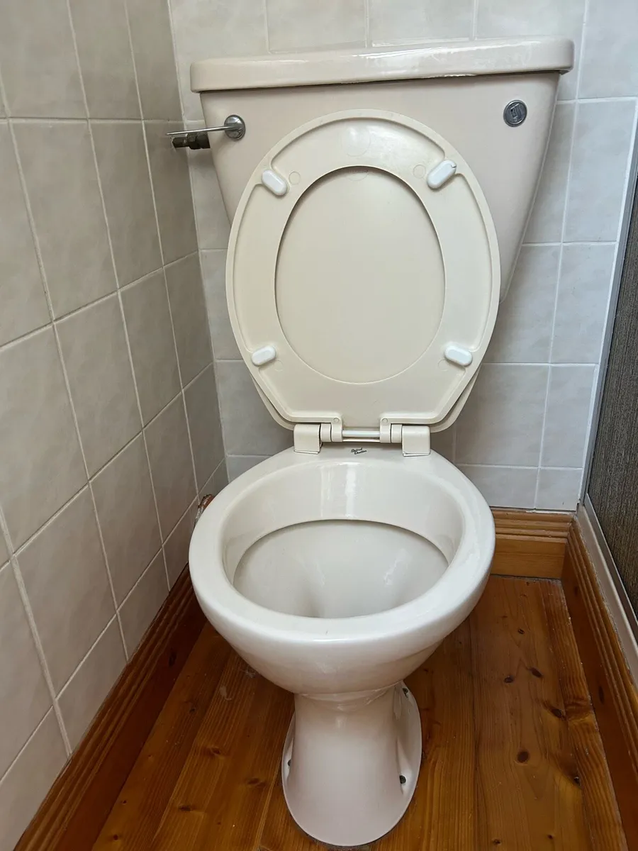 Toilet + Cistern - Image 2