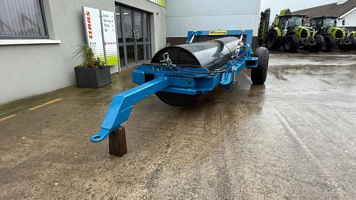 Fleming End Tow Roller - 12ft - Image 3