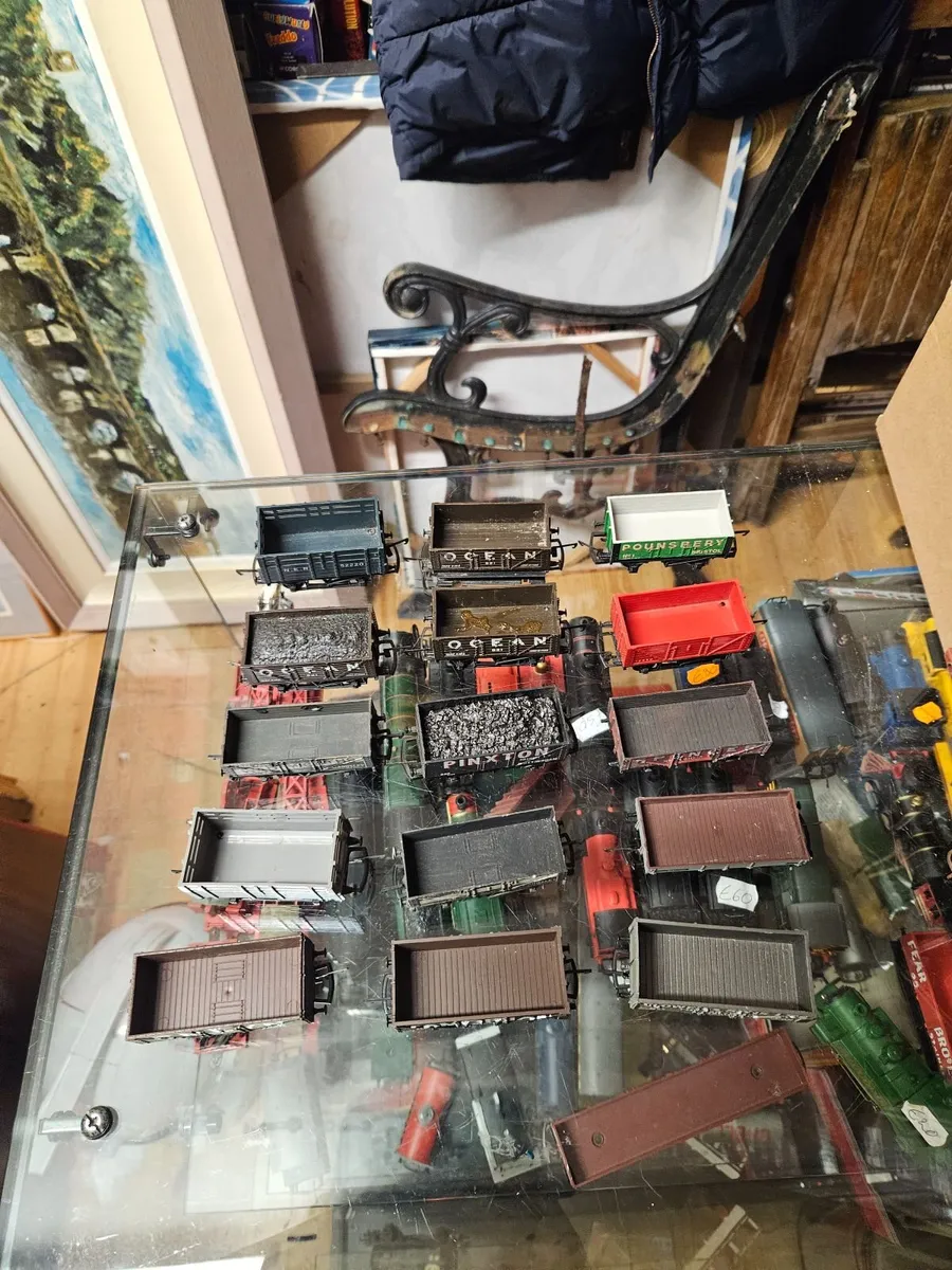 Hornby Lima Triang OO Gauge Wagons - Image 2