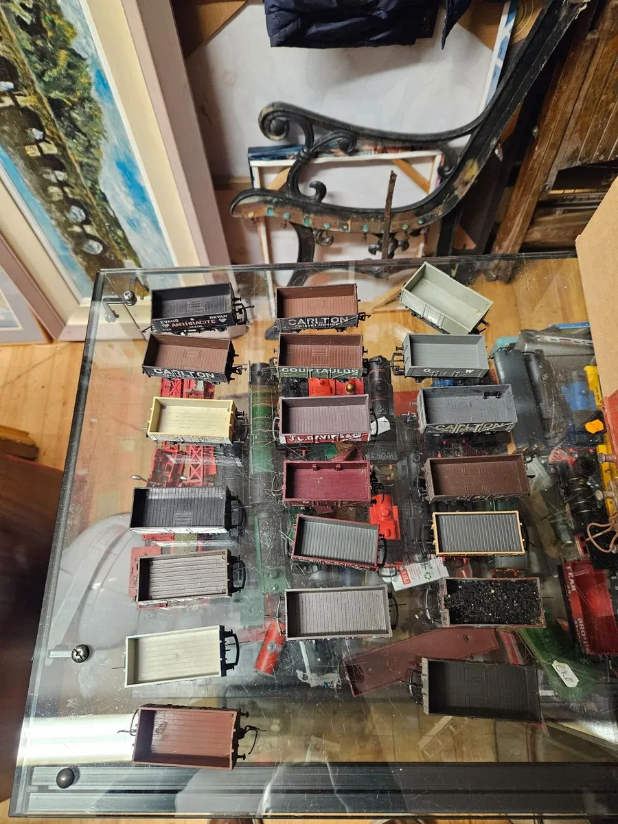 Hornby Lima Triang OO Gauge Wagons - Image 3