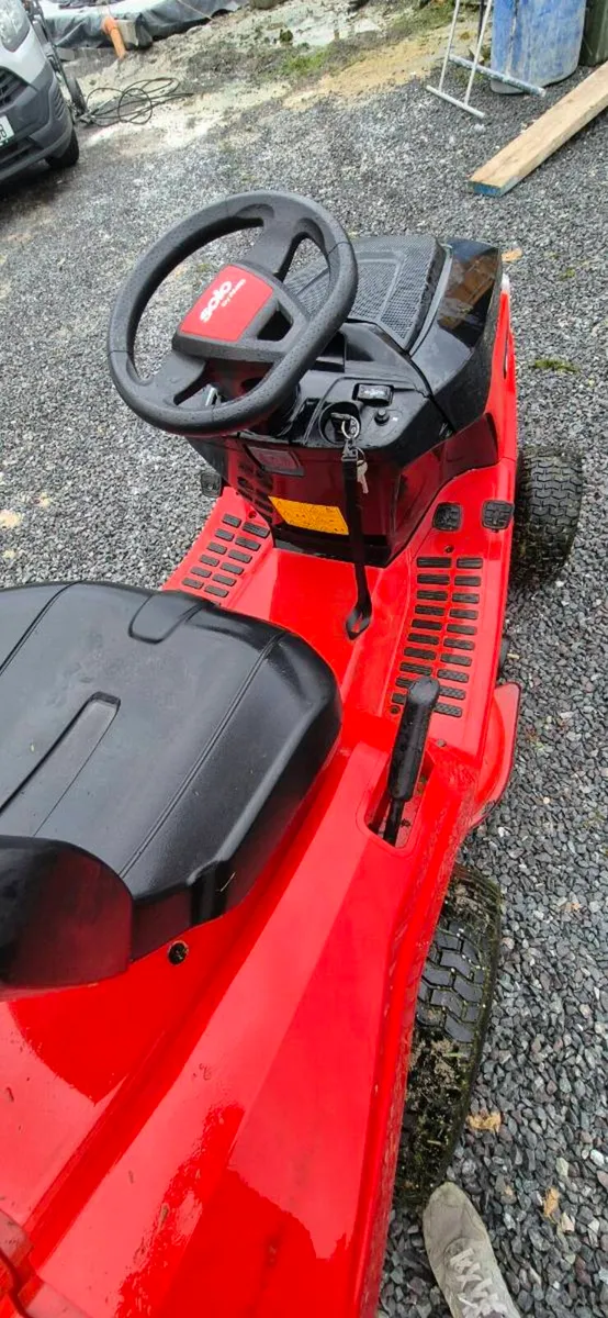 Ride on lawnmower - Image 3