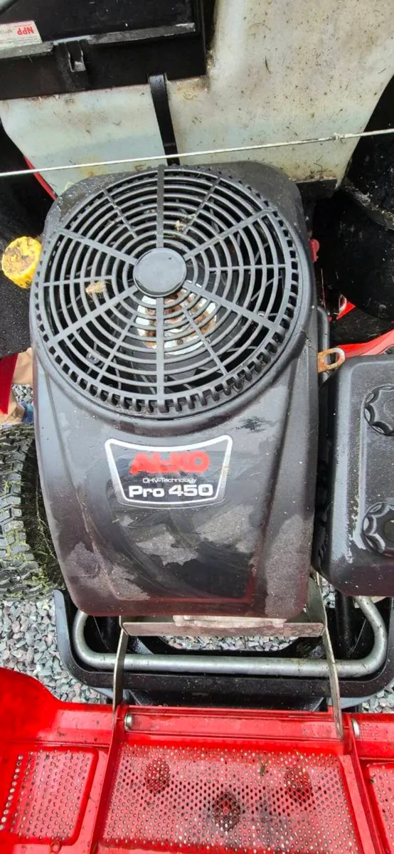 Ride on lawnmower - Image 4