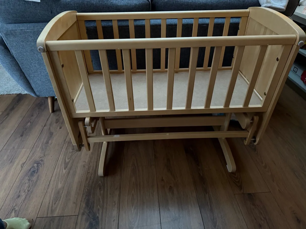 Mothercare Glider Crib Deluxe - Image 1
