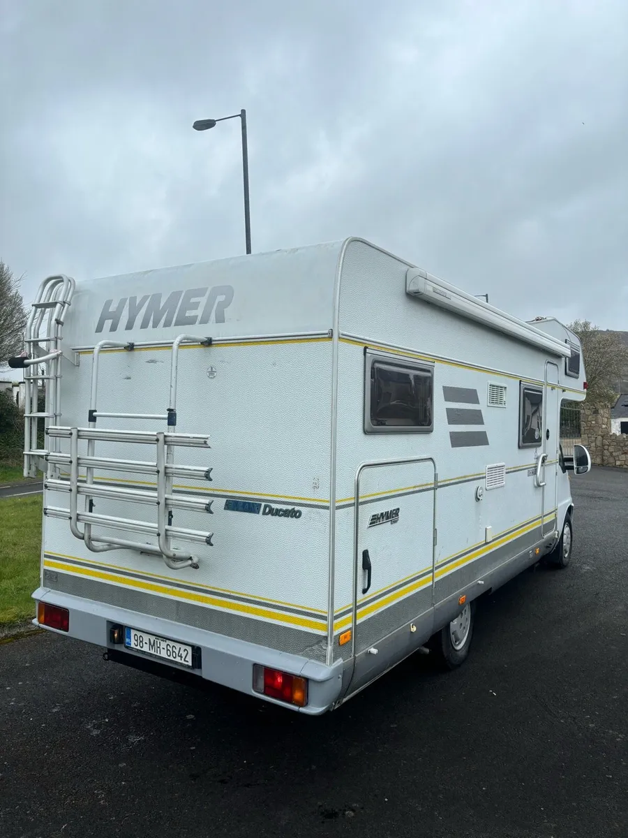 Hymer 6 berth Fixed bed TAX & TEST car license - Image 4