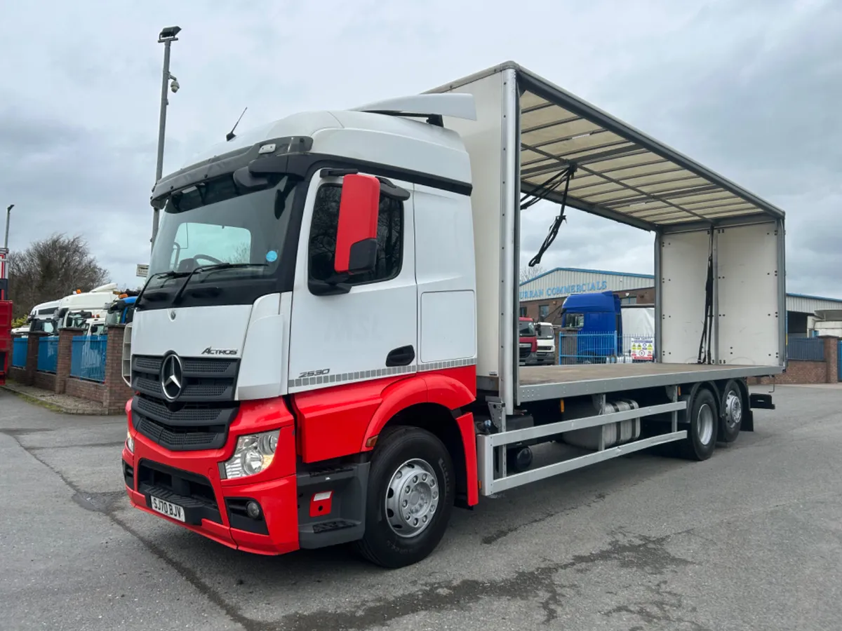 2020 Mercedes actros 2630 6x2 curtainsider - Image 1