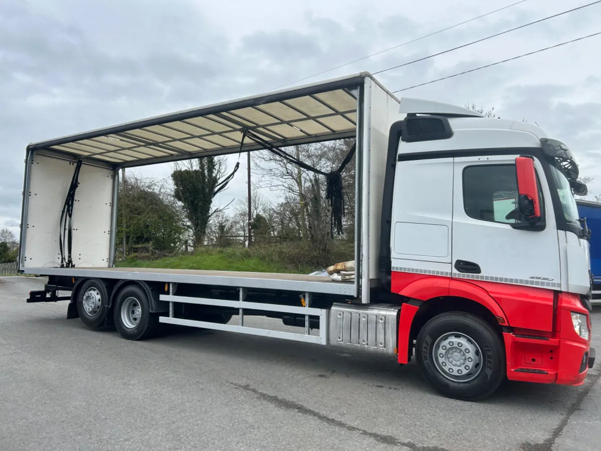 2020 Mercedes actros 2630 6x2 curtainsider - Image 4
