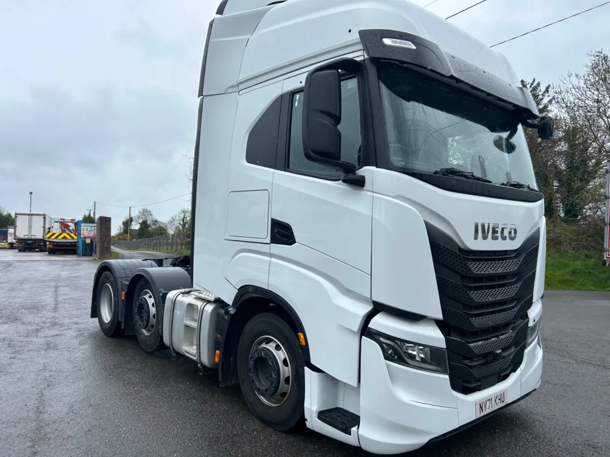 2022 iveco s way 460 6x2 tractor unit - Image 3