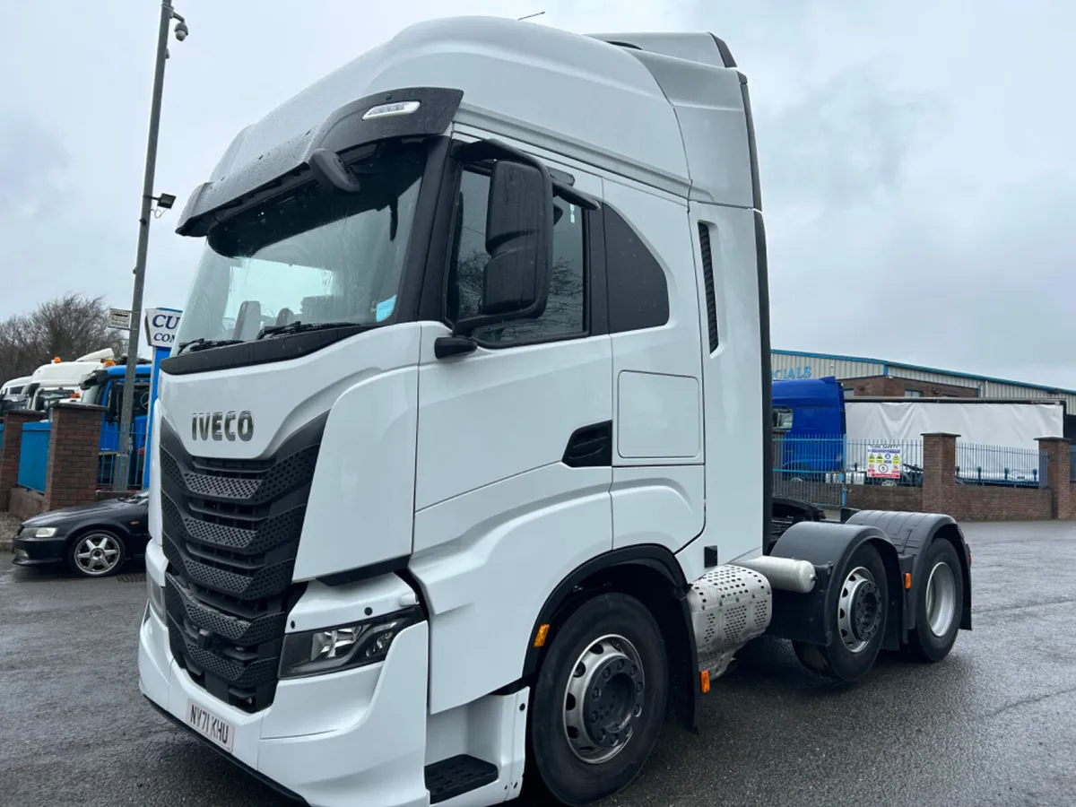 2022 iveco s way 460 6x2 tractor unit - Image 1