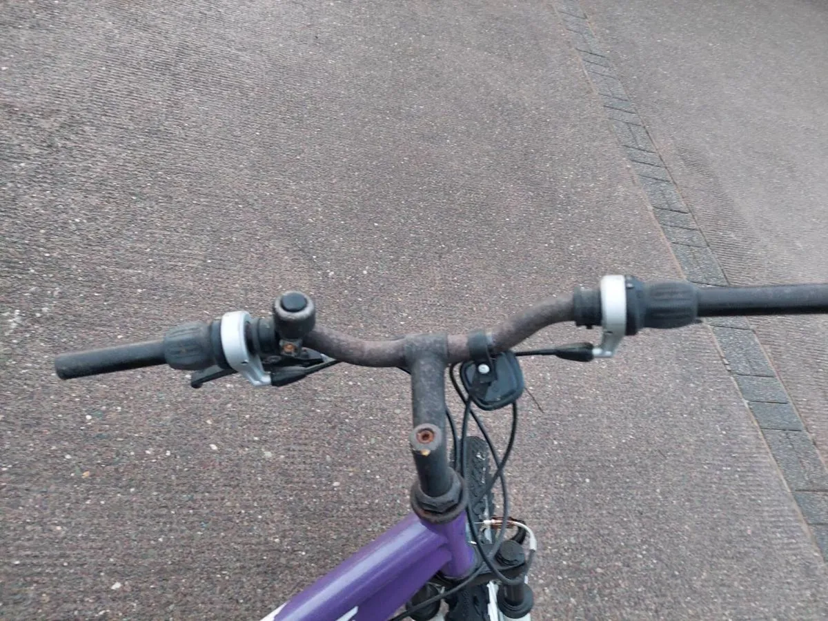 Girls bike - Image 3