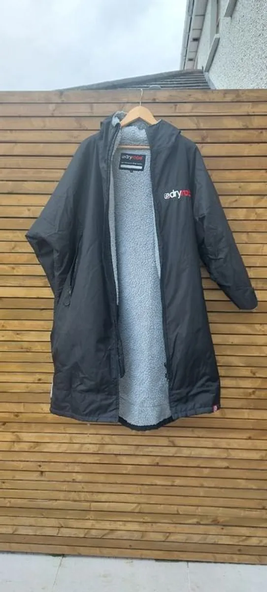 Family Dryrobes for sale (4) - Mint Condition - Rarely used - Image 2