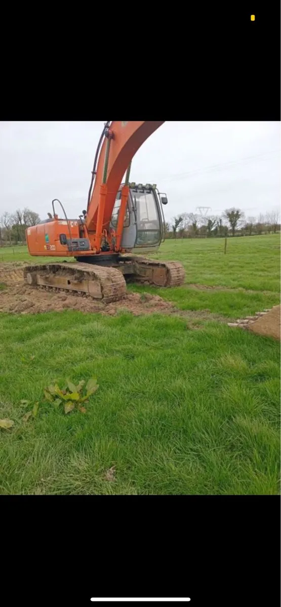 Hitachi ex200 - Image 1