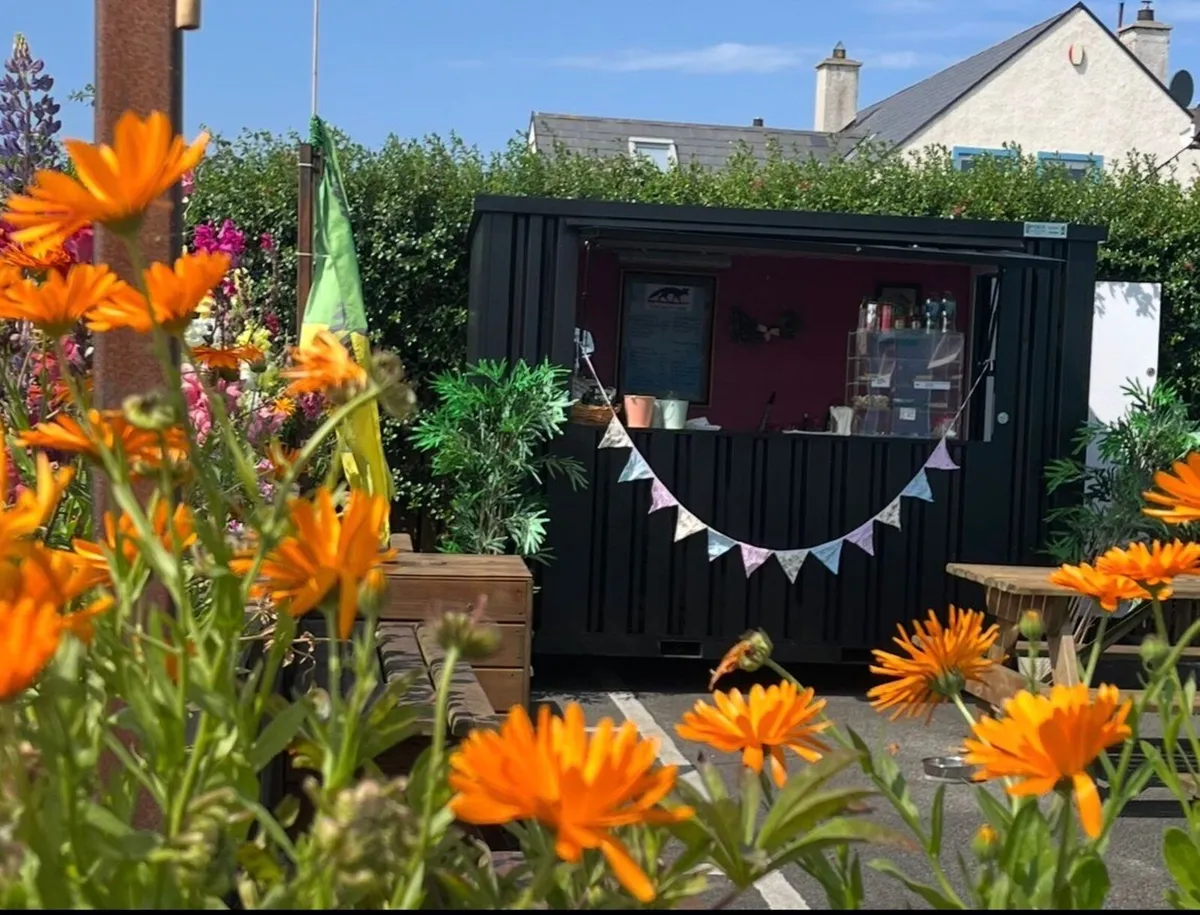 Coffee cabin/shop - Image 1