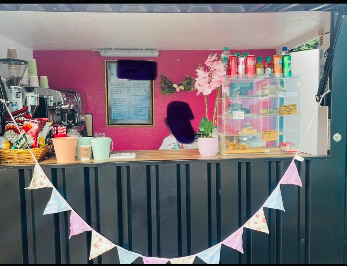 Coffee cabin/shop - Image 2