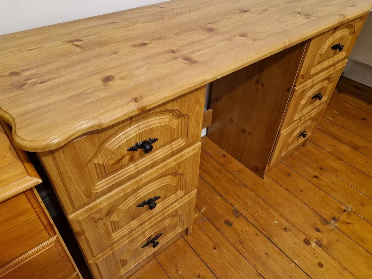 Dressing Table - Image 3