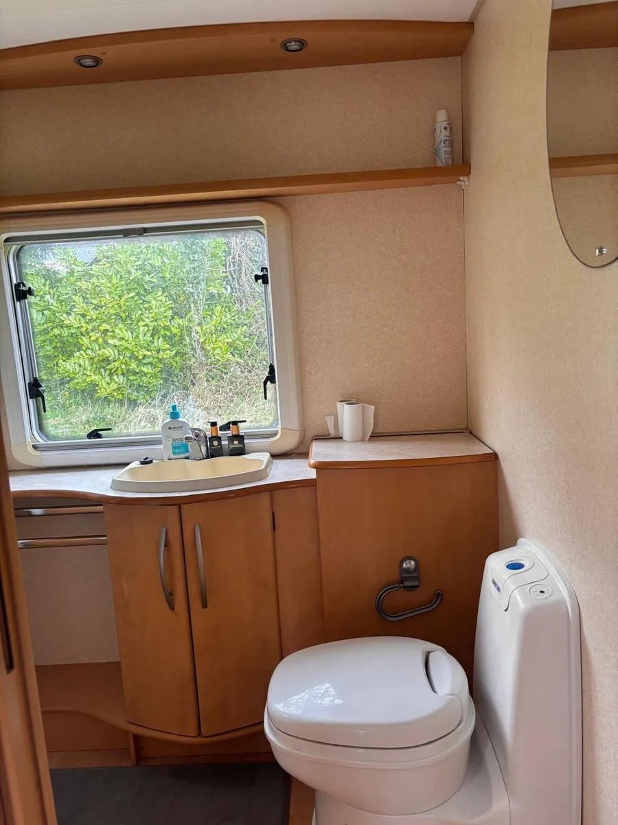 Bailey Senator Fixed End bed & End Bathroom - Image 3