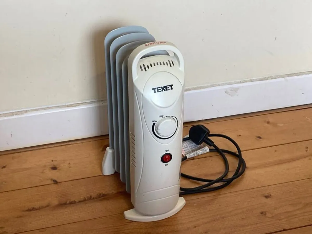Mini Oil-Filled Radiator – Compact & Quiet - Image 1