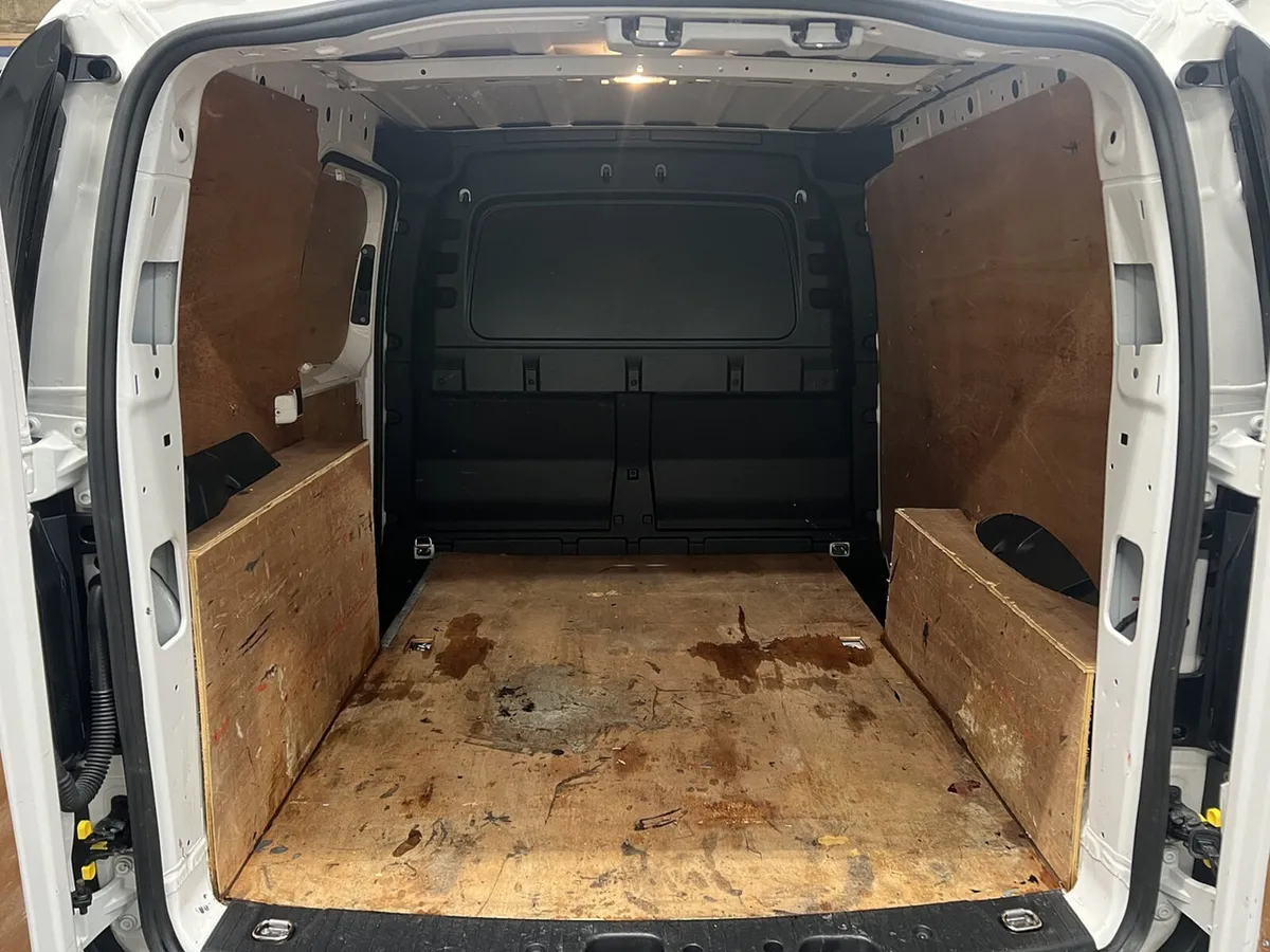 2023 Volkswagen Caddy Small Panel Van - Image 2