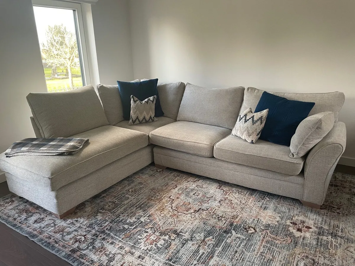 Corner sofa - Image 1