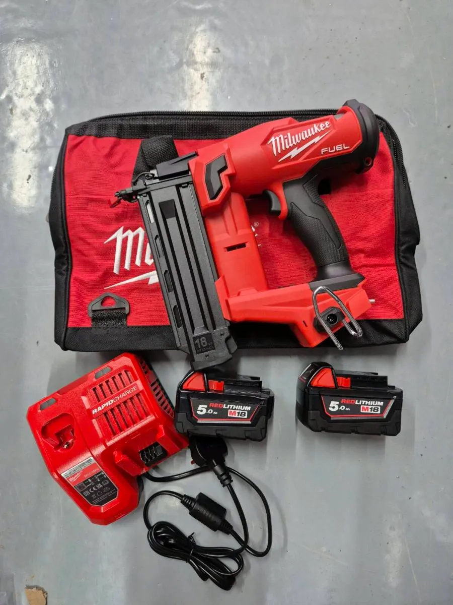 Milwaukee M18 Fuel 18 Gauge 2nd Fix Nail Gun Kit - Image 1