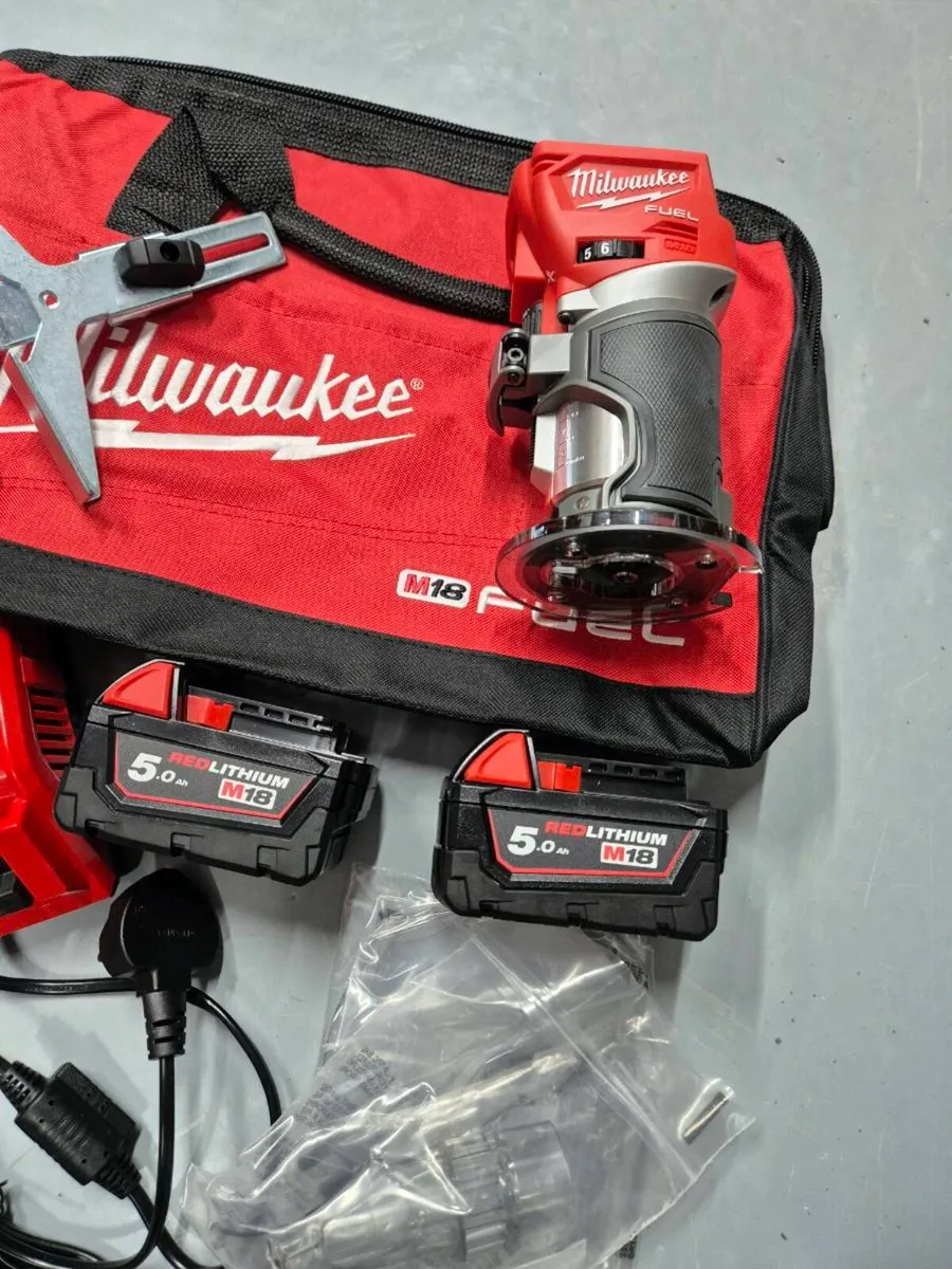 Milwaukee M18 Fuel Compact Trim Router Kit - Image 2