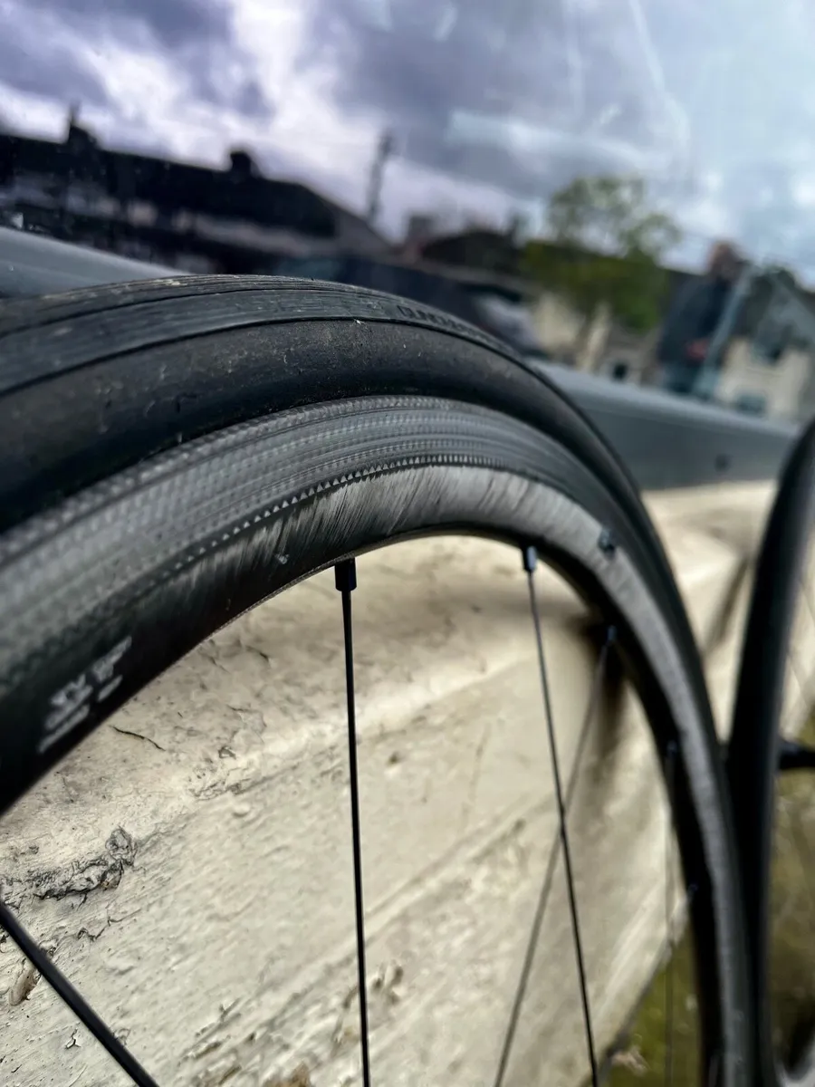 Campagnolo Bora WTO 33 Carbon Front Wheel - Image 3