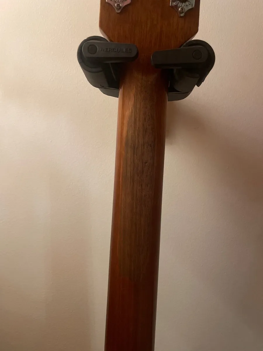 Guild 3/4 size acoustic guitar with pick-up - Image 4