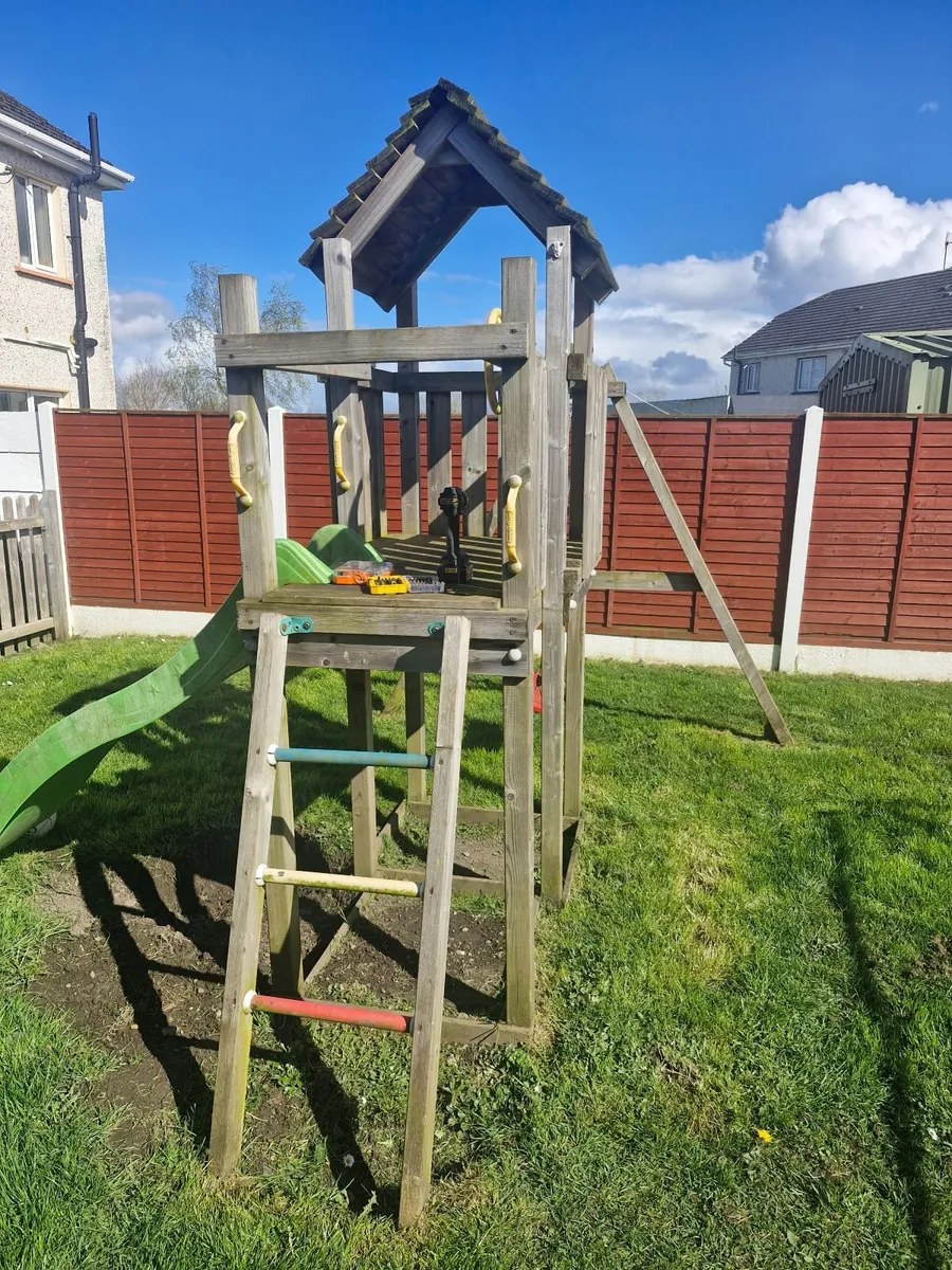 Out Door Playhouse MUST GO THIS WEEKEND - Image 3