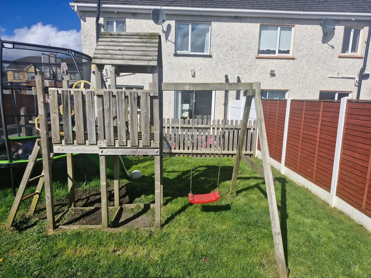 Out Door Playhouse MUST GO THIS WEEKEND - Image 1