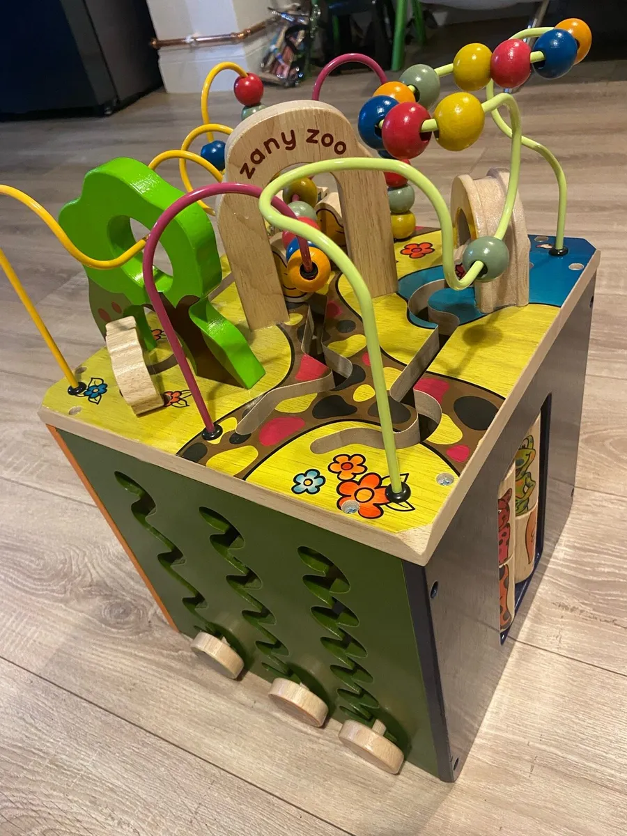 Wooden toy cube - Image 1