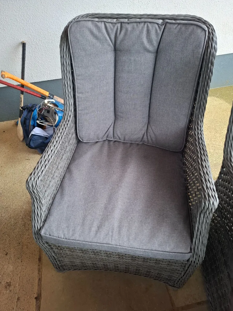 Garden furniture 8 seater outdoor table - Image 3